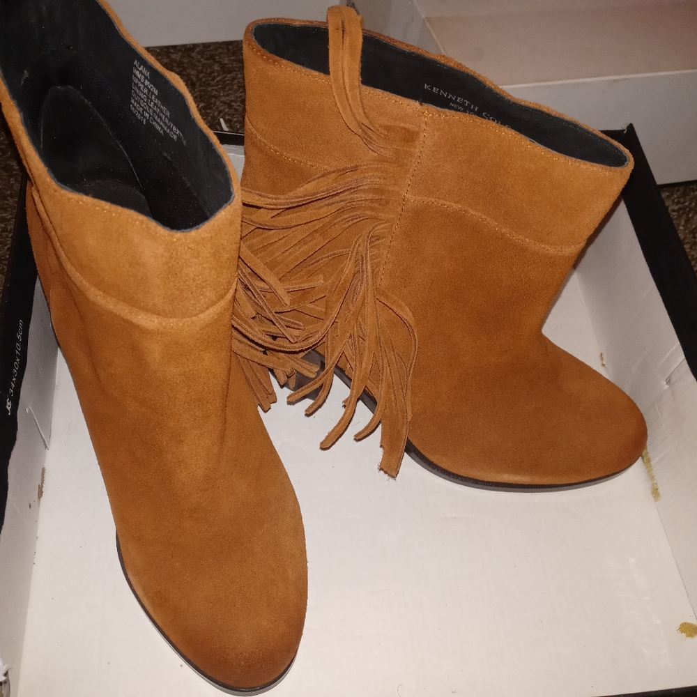 Kenneth Cole, 8.5, Carnal Brown